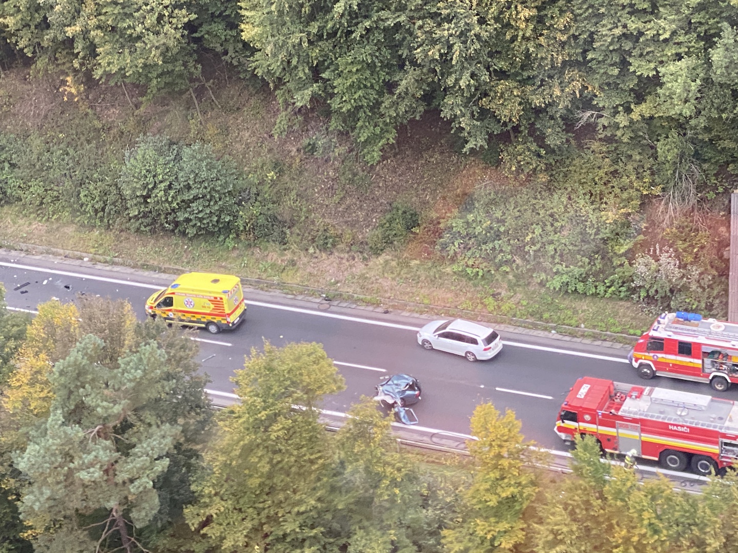 Pri vážnej dopravnej nehode pri Krupine pomáhali aj leteckí záchranári