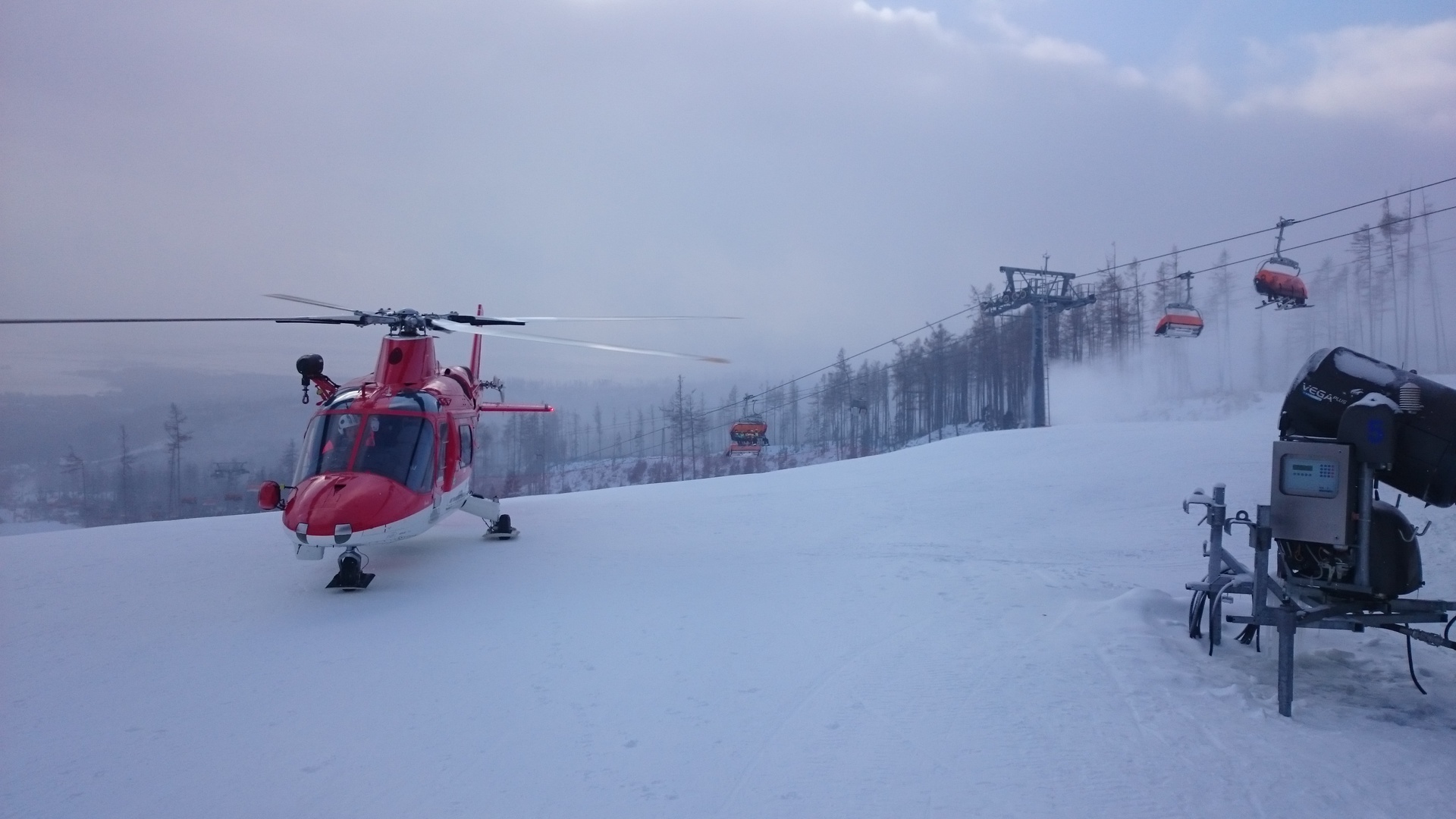 Skialpinista náhle odpadol počas túry na Skalnaté pleso
