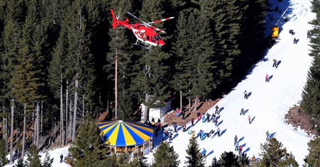 Slovenskí leteckí záchranári aj tento rok asistujú na Svetovom pohári v alpskom lyžovaní žien v bulharskom Bansku