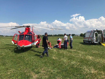 Pri páde vetroňa v Holíči pomáhal aj záchranársky vrtuľník