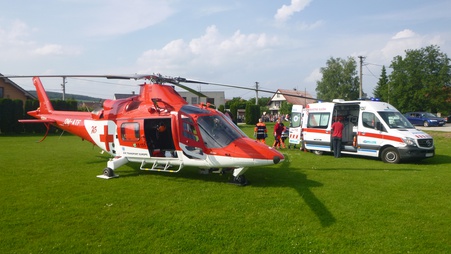 Vrtuľník z Bratislavy zasahoval v Dechticiach