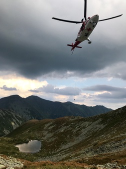 V Západných Tatrách zasahoval záchranársky vrtuľník