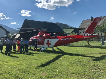 Zasypanému mužovi v Lendaku pomáhal záchranársky vrtuľník