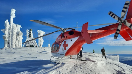 Na hrebeni Veľkej Fatry pristával záchranársky vrtuľník