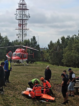 Na vrchu Sitna pristával záchranársky vrtuľník