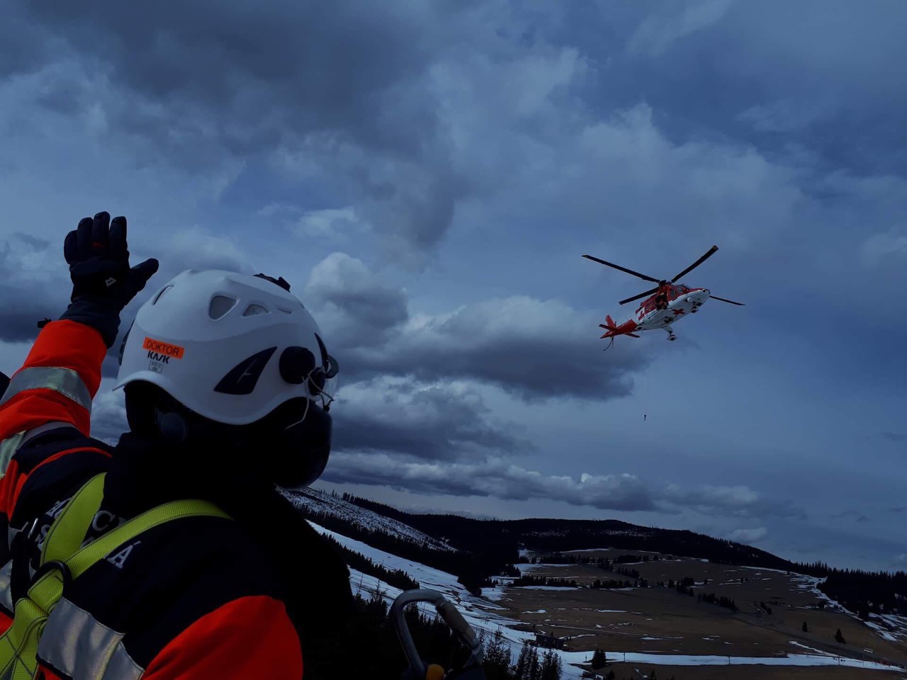 Do Ždiaru letel na pomoc 12-ročnému lyžiarovi záchranársky vrtuľník