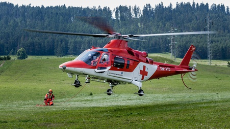 Vrtuľníky a lietadlá AIR – TRANSPORT EUROPE budú aj najbližších šesť rokov pomáhať pacientom na celom území Slovenska